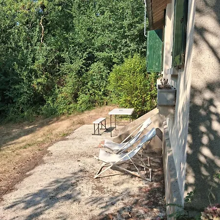 Maison Charmante Bordee De Bambous